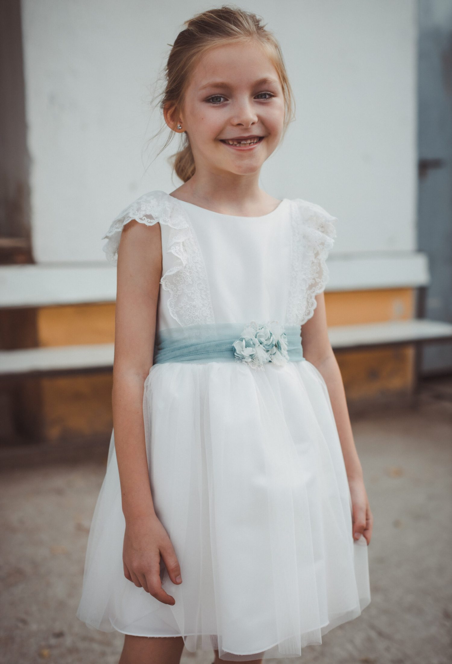 vestido azul y puntillas2