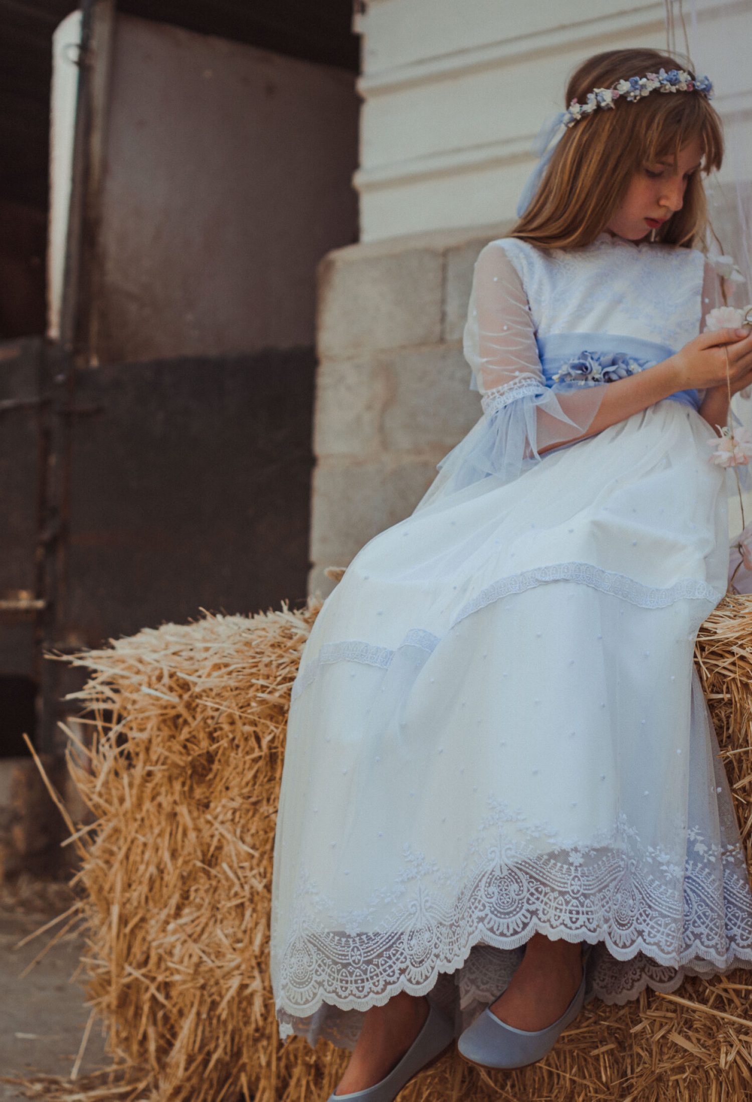vestido azul y sombrerobajaRESO10