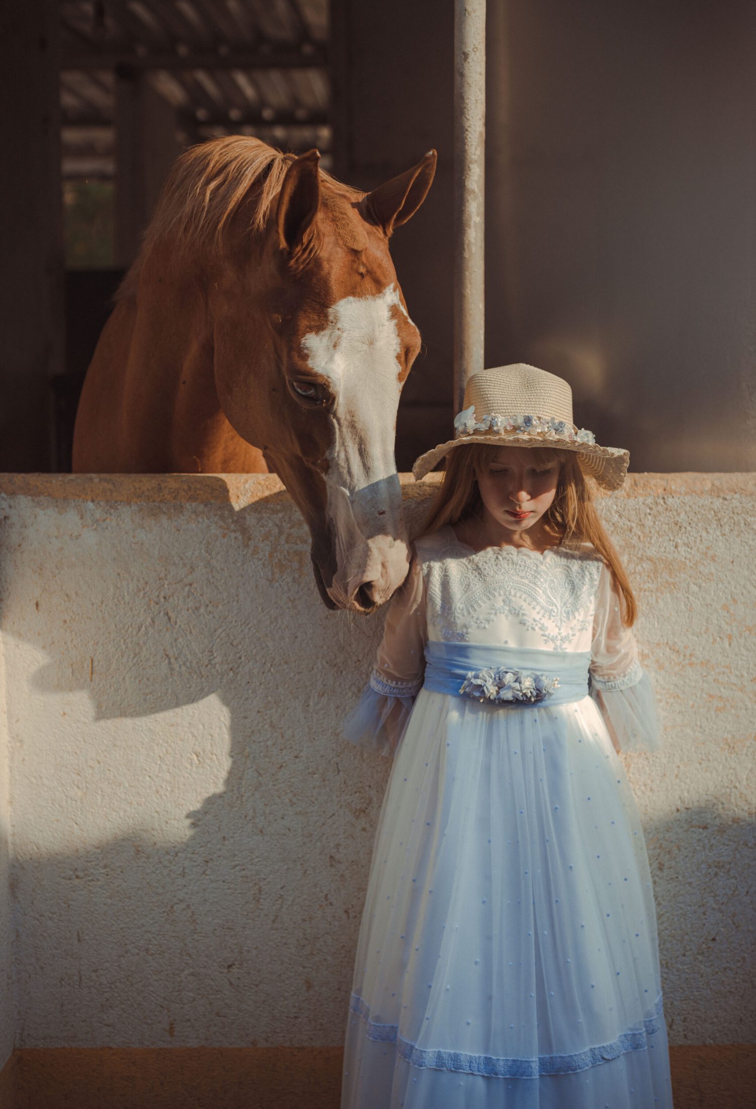 vestido azul y sombrerobajaRESO9